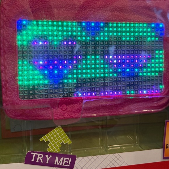 Project Mc2 Pixel Purse Pink Medium Interactive Electronic Purse iOS Android - Picture 6 of 9